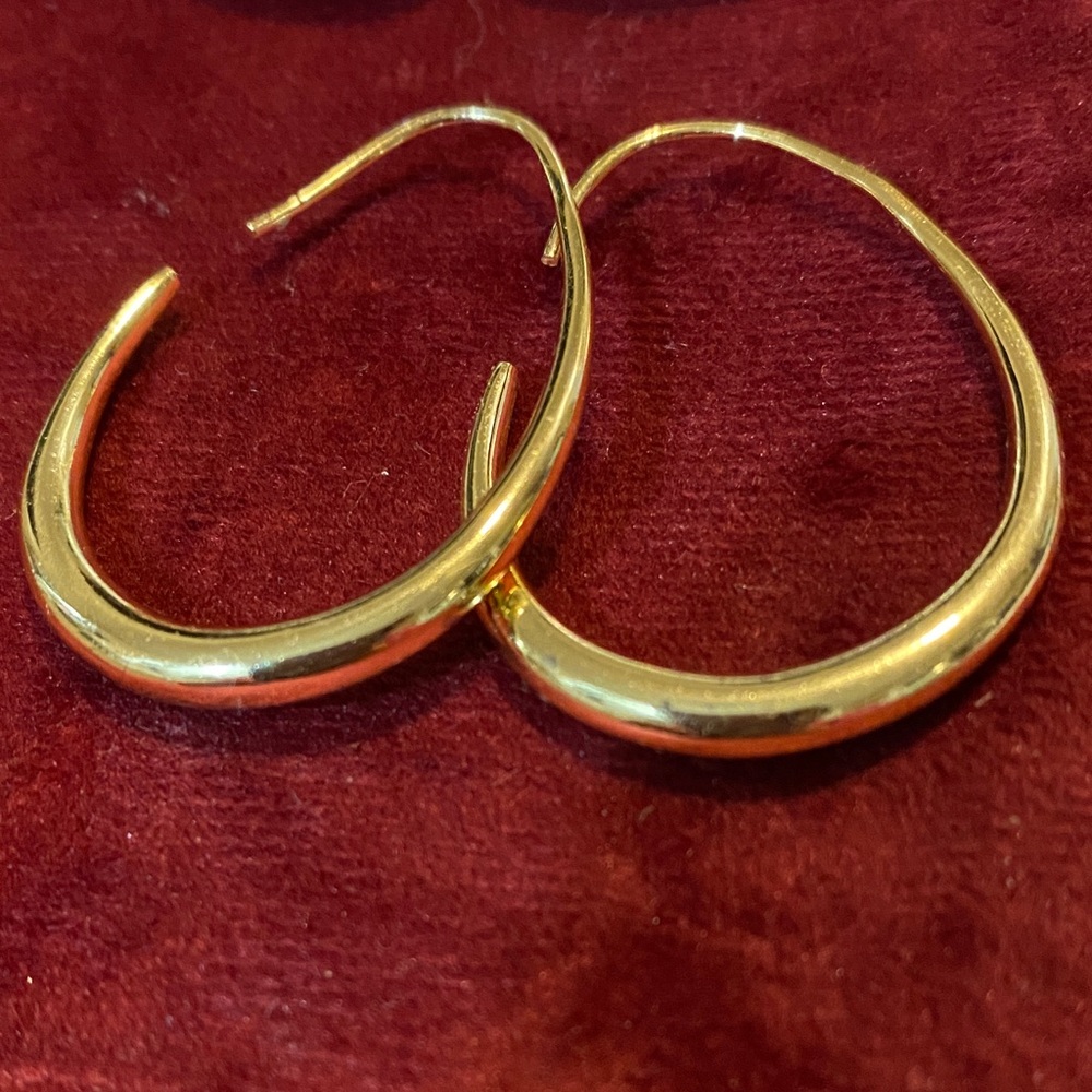 Elegant Gold plated Hoop and White Mother of pearl large Heart Earrings Set - Picture 3 of 4